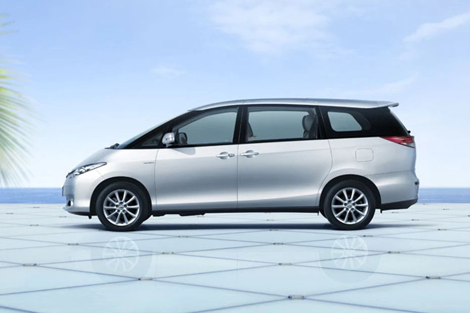 toyota-previa-side-view-530136